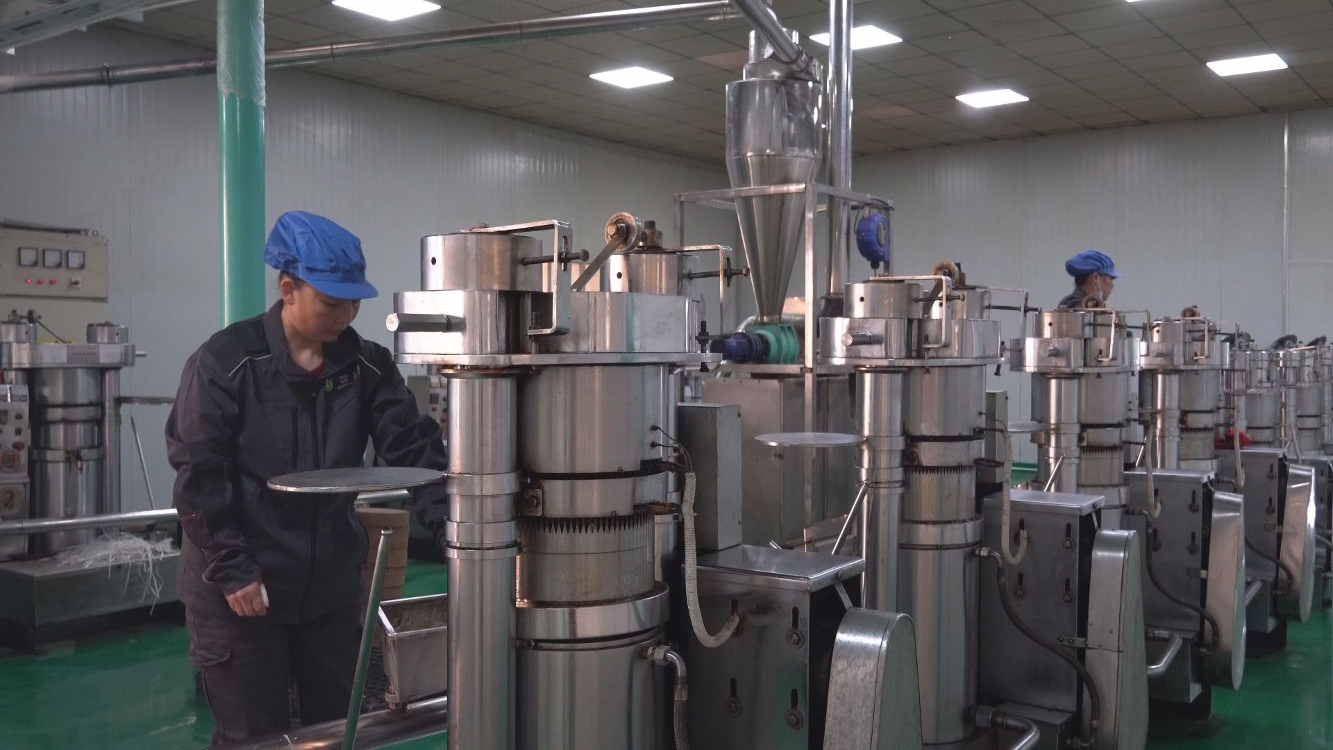 9.2億美元！襄州藥品零售出口領(lǐng)跑全市，外貿(mào)成績單璀璨奪目